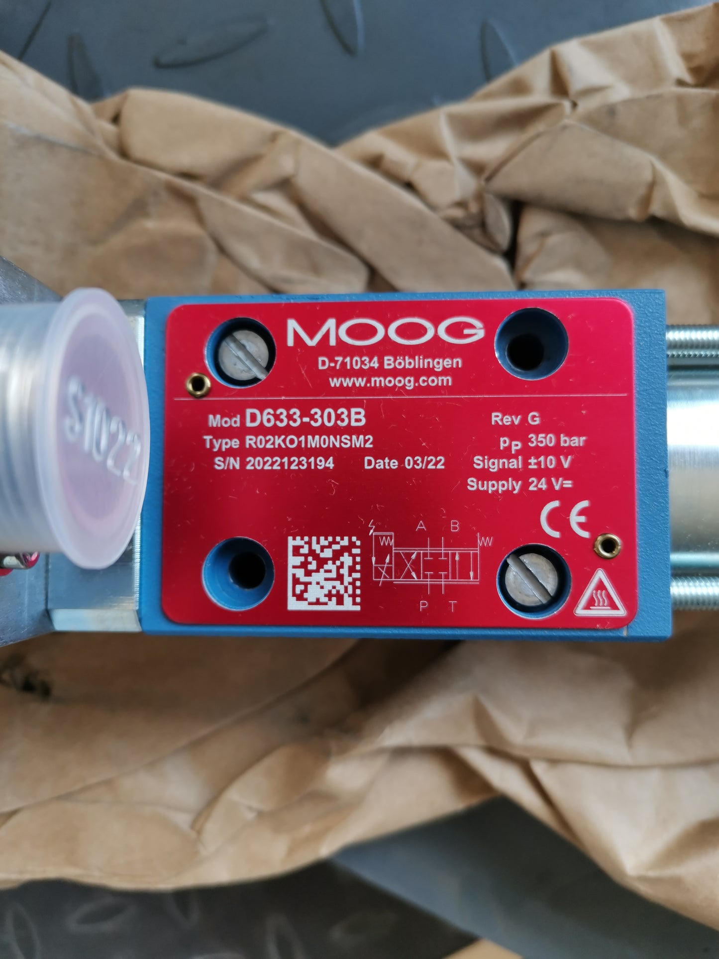 MOOG D633-303B  Series D633 and D634 - Direct Driven Valves (DDV) for flow control with analog interface